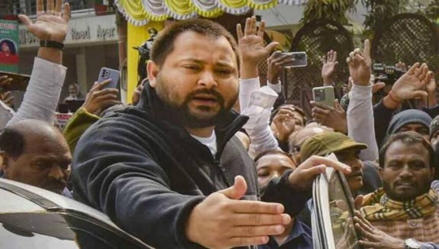 RJD Worker Usha Devi Protests Outside Lalu Yadav’s Residence