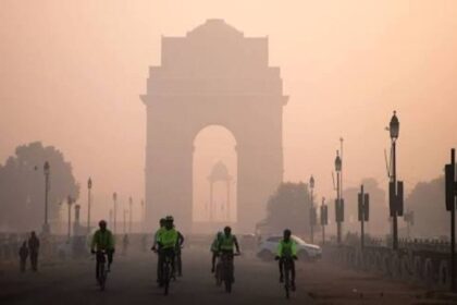 Delhi’s Air Quality Turns ‘Hazardous’ as AQI Crosses 700
